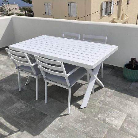 Triena Apartments Fira  Bagian luar foto
