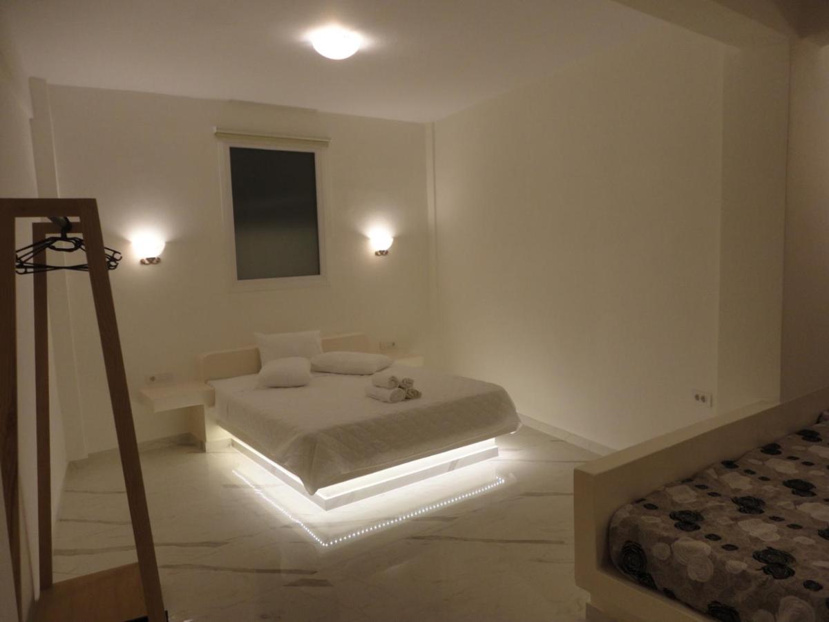 Triena Apartments Fira  Bagian luar foto