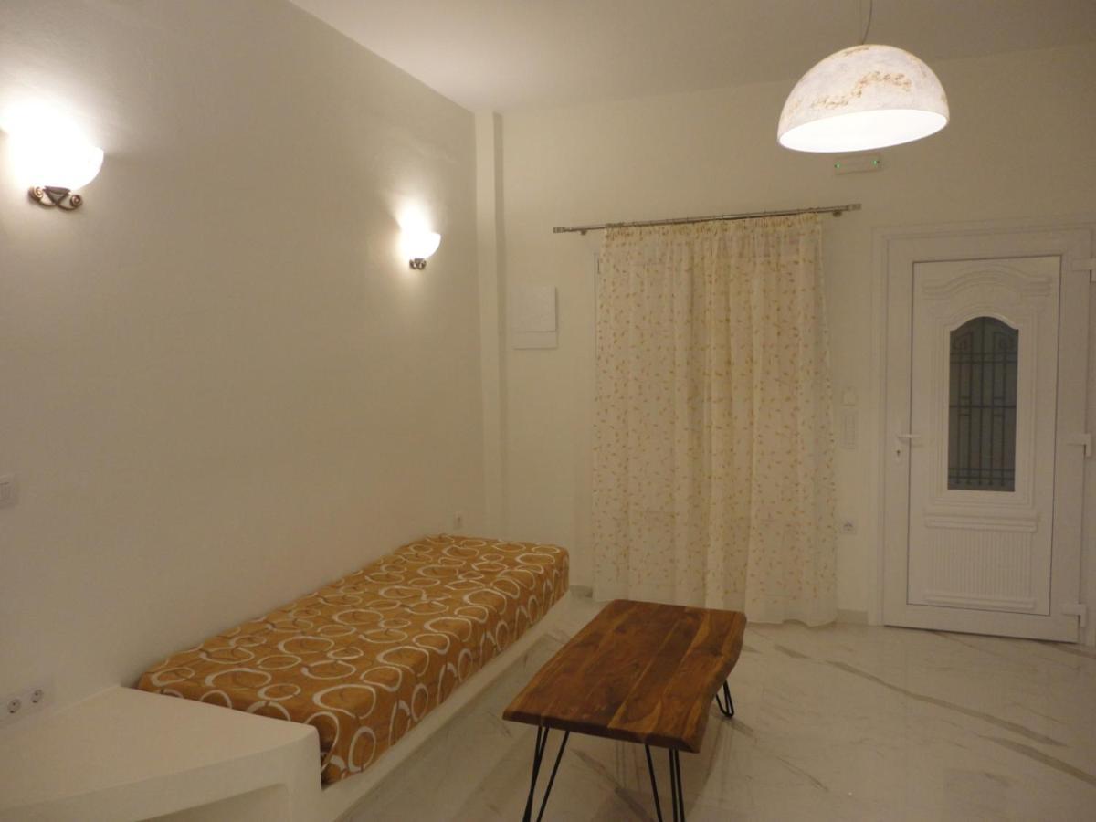 Triena Apartments Fira  Bagian luar foto