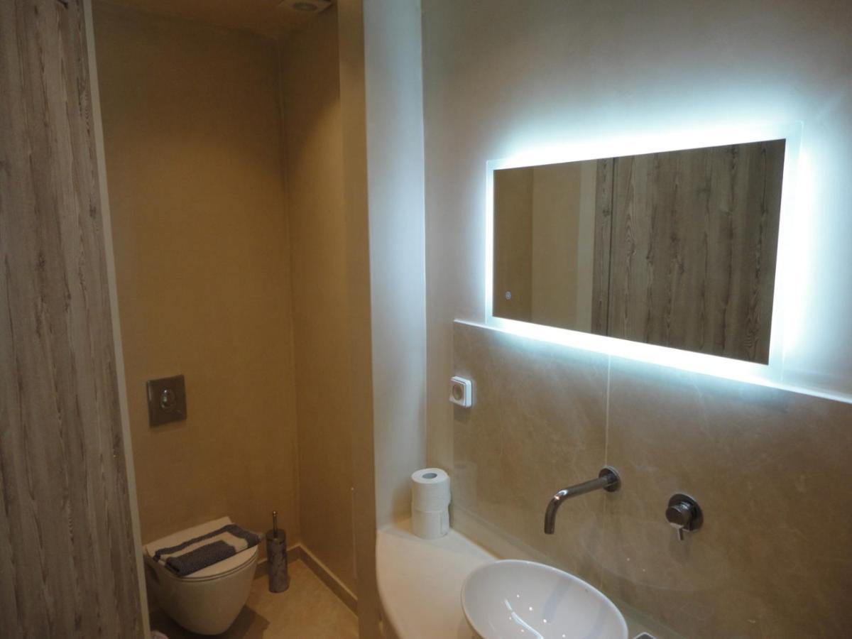 Triena Apartments Fira  Bagian luar foto