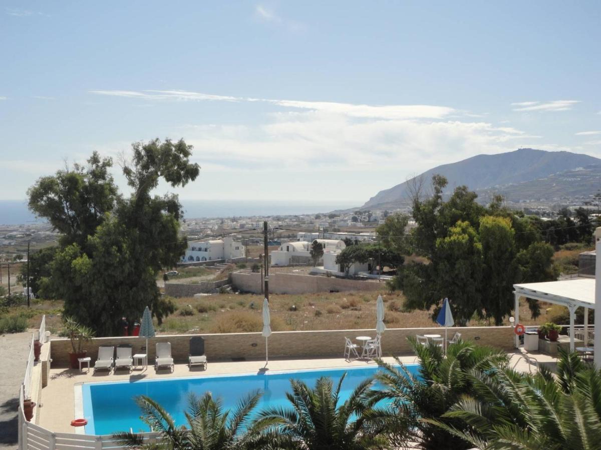 Triena Apartments Fira  Bagian luar foto