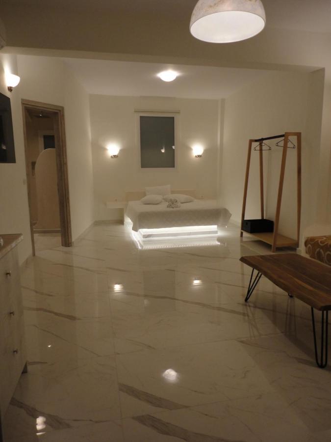Triena Apartments Fira  Bagian luar foto