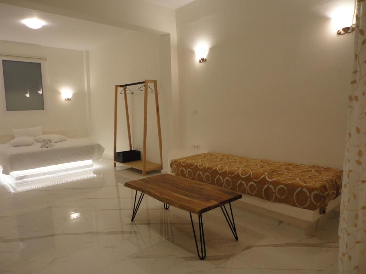 Triena Apartments Fira  Bagian luar foto