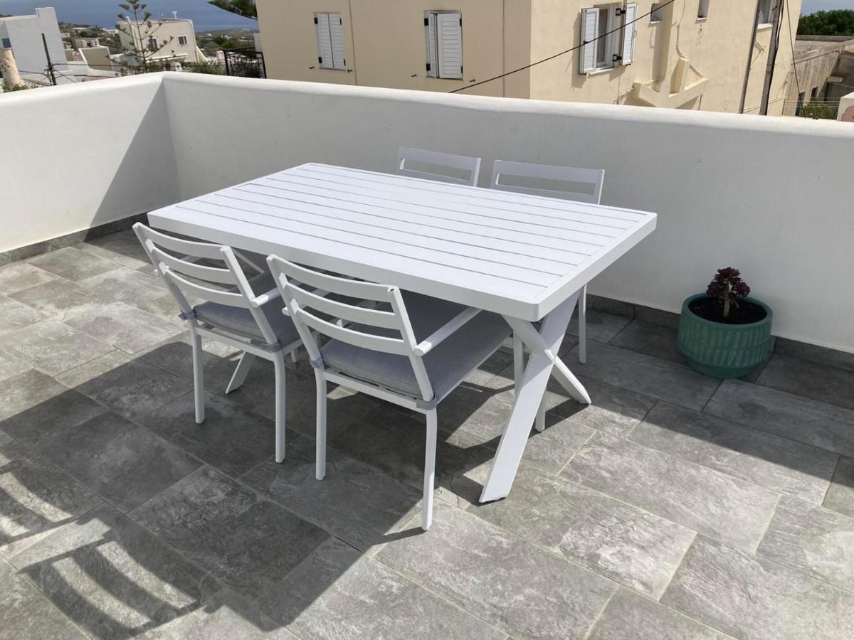 Triena Apartments Fira  Bagian luar foto